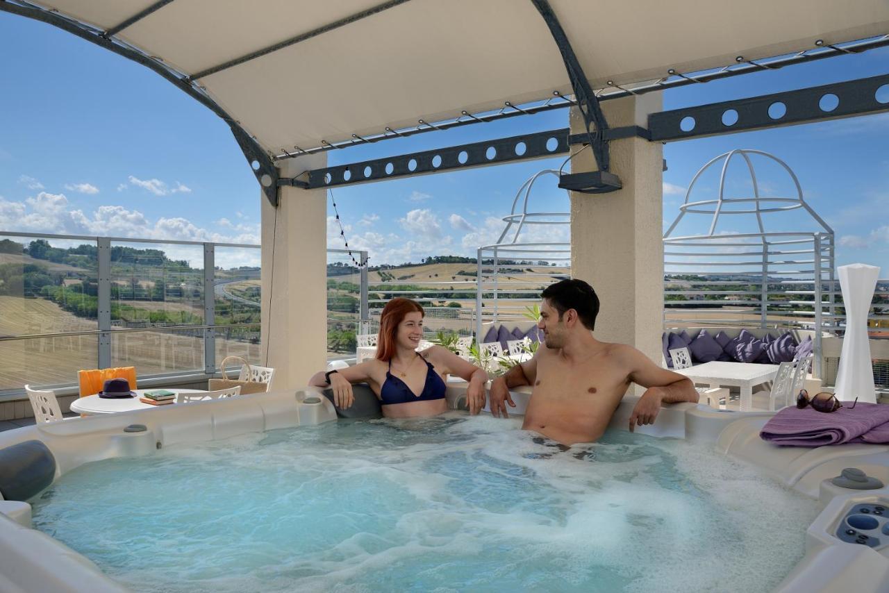 Hotel Nuovo Diana 세니갈리아 외부 사진